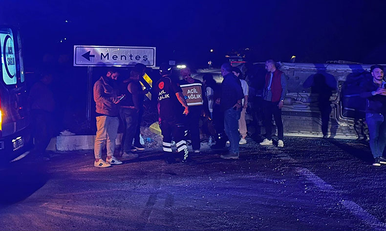 Kızılay aracına çarpıp kaçtı