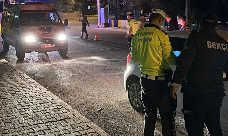 Kozan’da 10 aranan şahıs yakalandı