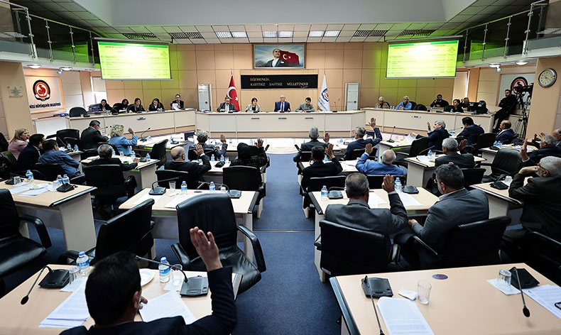 Denizli Büyükşehirde rekor bütçe kabul edildi