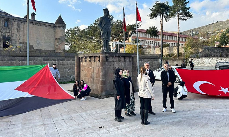 “Filistinli çocuklar kadar cesaretiniz yok mu”