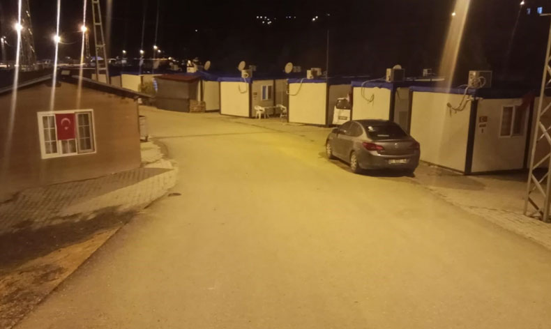 Deprem anı güvenlik kamerasında