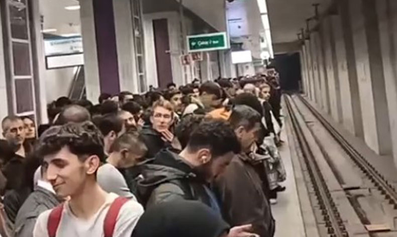 Metro arızalandı, vatandaşlar mağdur oldu