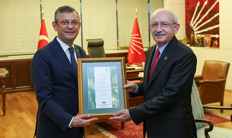 CHP’de devir teslim töreni