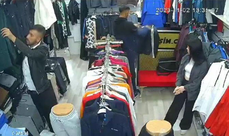 Biri oyaladı, diğeri çaldı