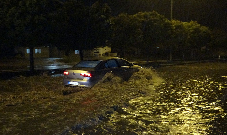 Şiddetli yağış Adıyaman’da etkili oldu