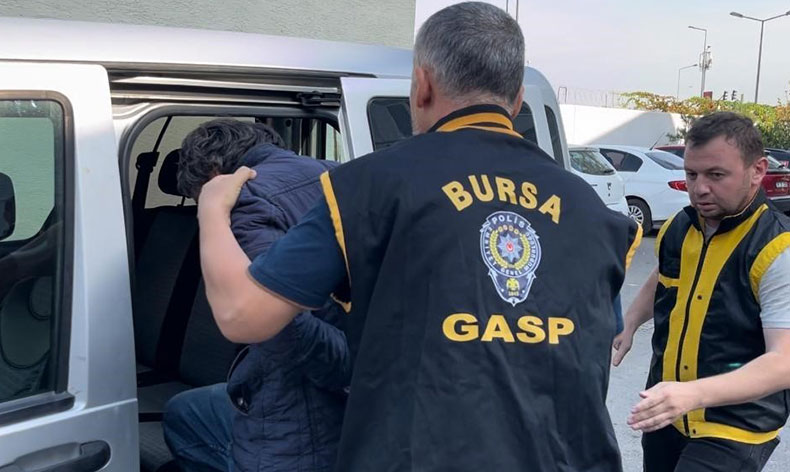 Sokakta çocuğun yüzüne biber gazı sıkan sanığa hapis istemi