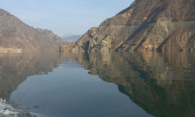 Sular altında kalan ilçede balık tutulmaya başlandı