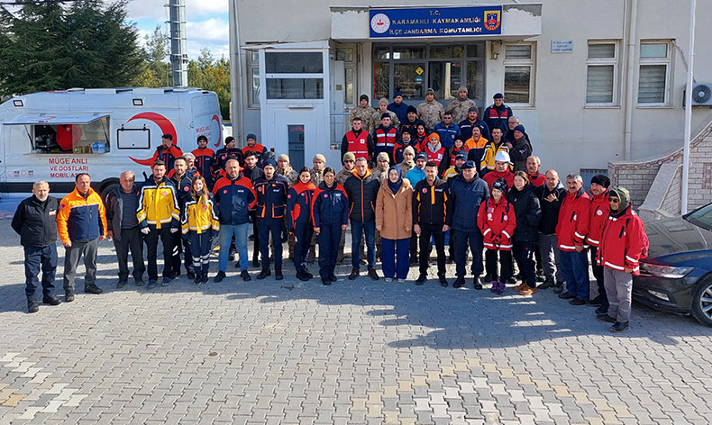 Dağda kaybolan avcı jandarma ekipleri tarafından bulundu
