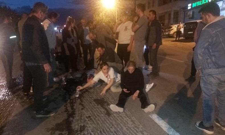 Bursa’da motosiklet traktöre çarptı: 2 yaralı