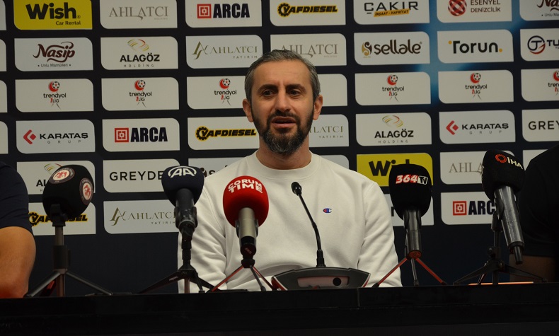 Çorum FK Teknik Direktörü Serkan Özbalta: “Karamsar olmaya gerek yok, play-off potasına uzak değiliz”