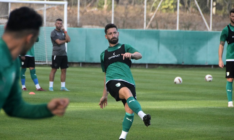 Bodrum FK Teknik Direktörü Taşdemir: “Taraftarlarımızla aile gibiyiz”