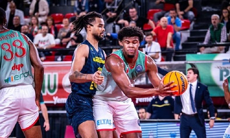 Pınar Karşıyaka, SIG Strasbourg deplasmanında