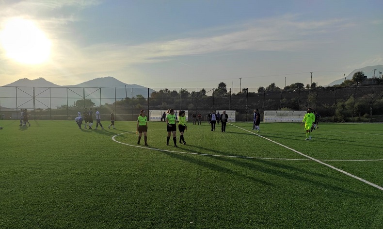 Batman amatör futbol ligi, başarılı kadın hakemler tarafından yönetiliyor