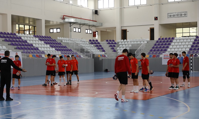 Türkiye Hentbol Federasyonu, kamp tercihini Afyonkarahisar’dan yana yaptı