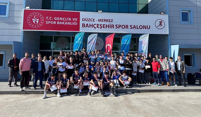 Krosta şampiyon olmak için kıyasıya yarıştılar