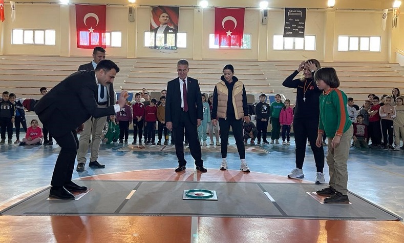 Milli spor tescilli Hemsball, Buharkent’te tanıtıldı