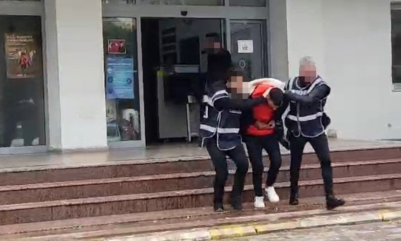 İzmir’de 2 zehir taciri tutuklandı