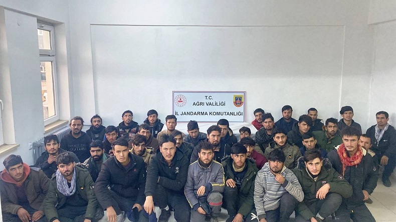 Doğubayazıt’ta 36 düzensiz göçmen yakalandı