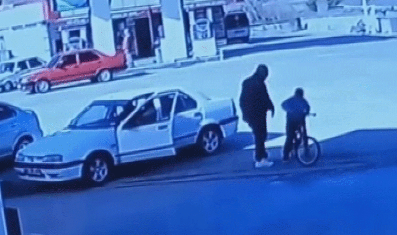 Yanlış anladı, çocuğu tokatladı