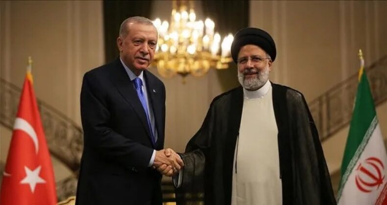 Erdoğan, İran Cumhurbaşkanı Reisi ile görüştü!
