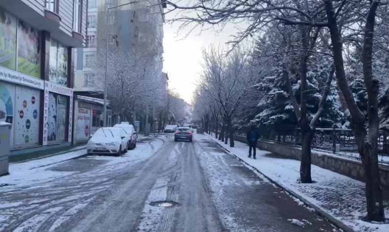Patnos beyaza büründü