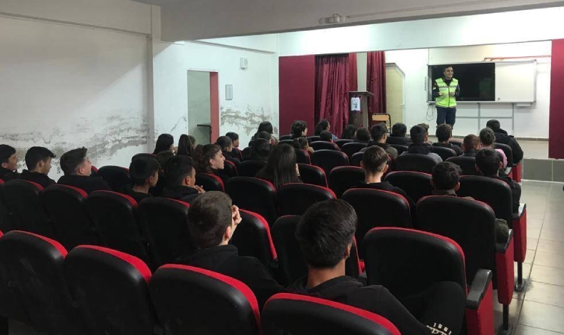 35 öğrenci “trafik dedektifi” oldu