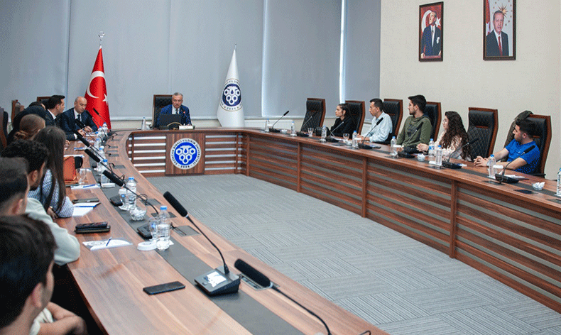 Rektör Levent öğrenci temsilcileri ile buluştu
