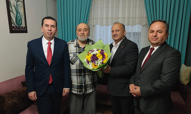 Başkan Tavlı’dan ilkokul öğretmenine vefa