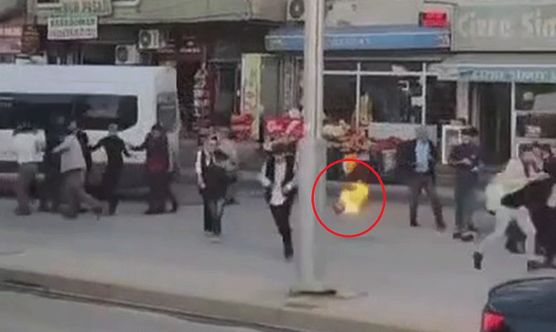 Önce uyardı, sonra yanan tüpü balkondan attı