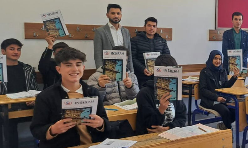 Öğrenciler ve öğretmenler dergi çıkarttı