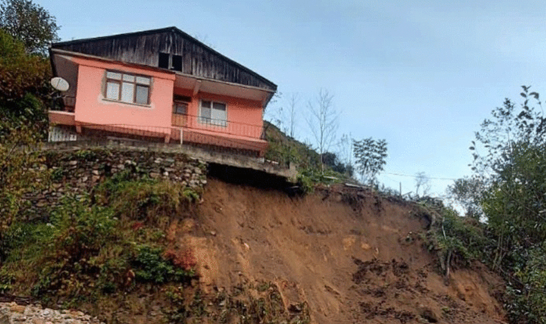 Rize’de heyelan
