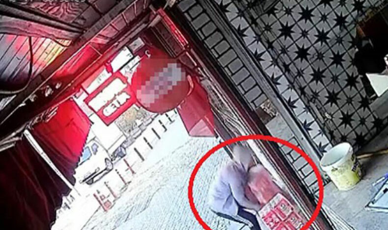 Bursa’da içecek hırsızlığı kamerada