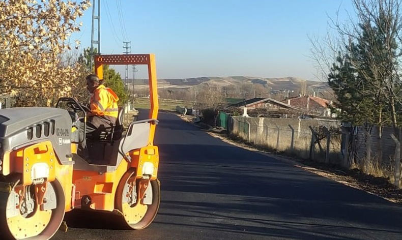 Pursaklar Belediyesi yolları yeniliyor