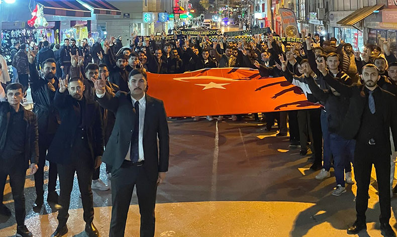 Ülkü ocakları teröre lanet yürüyüşü düzenledi