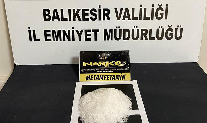 Uyuşturucuları turşu bidonuna zulalamış