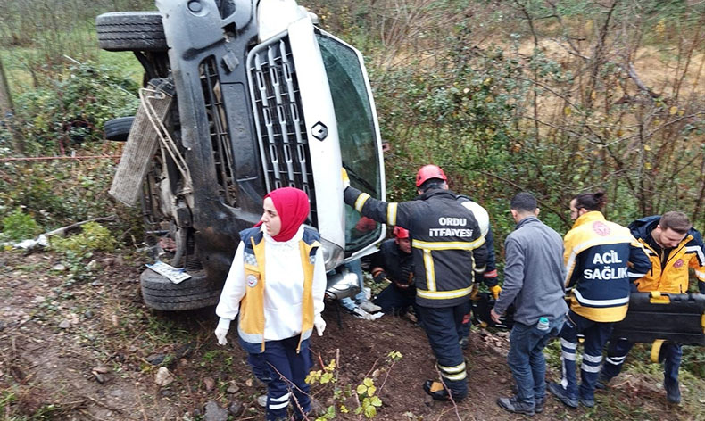 Ordu’da kamyonet devrildi