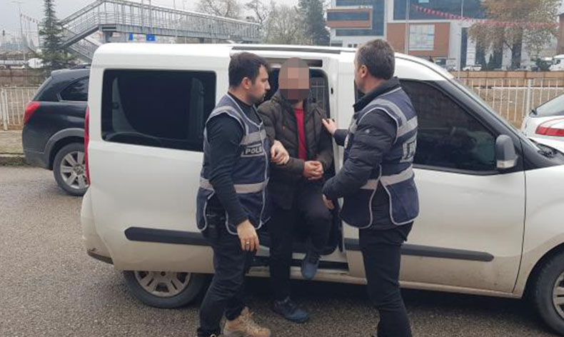 Hırsızlık şüphelisi suçu gazeteciye attı