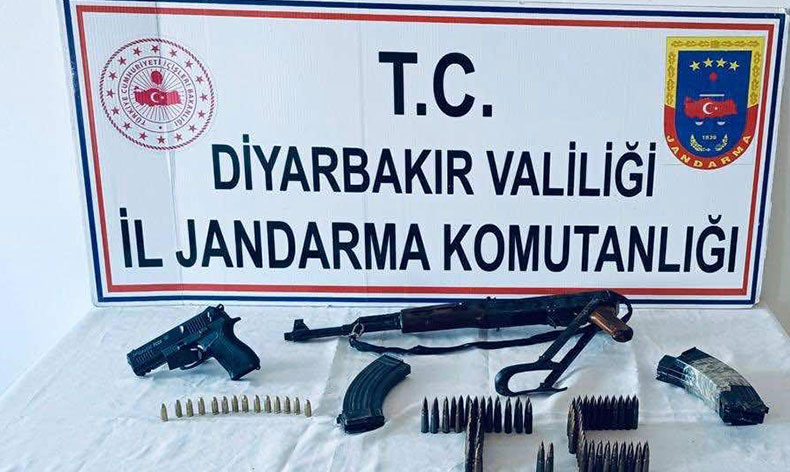 Jandarmadan ruhsatsız silah operasyonu