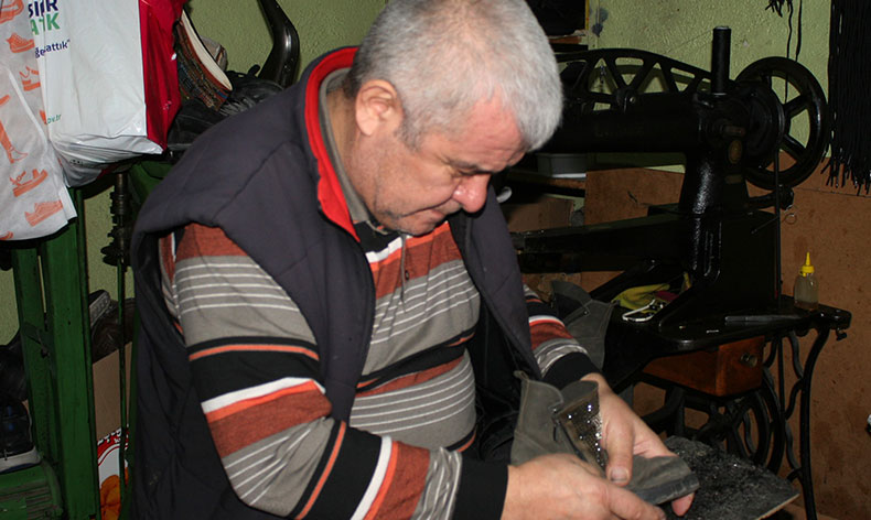 Yıllardır baba mesleğini yaşatıyor