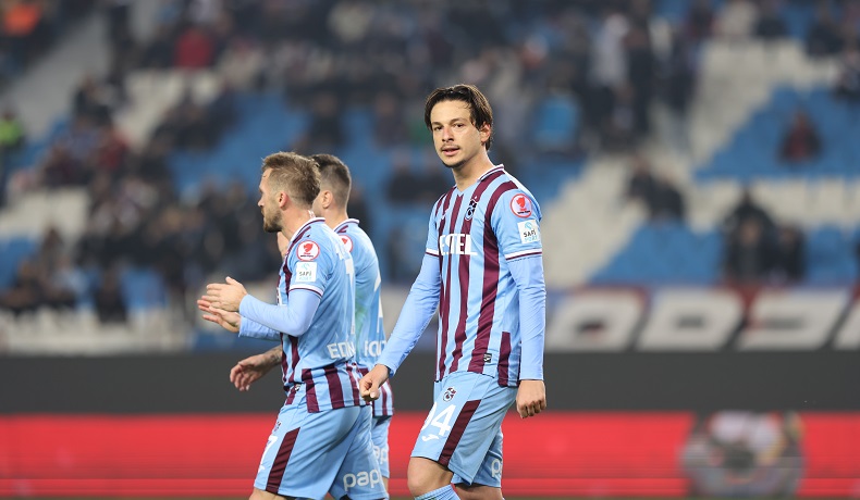Trabzonsporlu futbolcu Enis Destan: “Böyle giderse inşallah her şey güzel olacak”