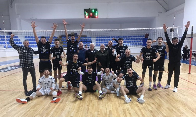 Nazilli Belediyespor Voleybol Takımı ikinci yarıya galibiyetle başladı