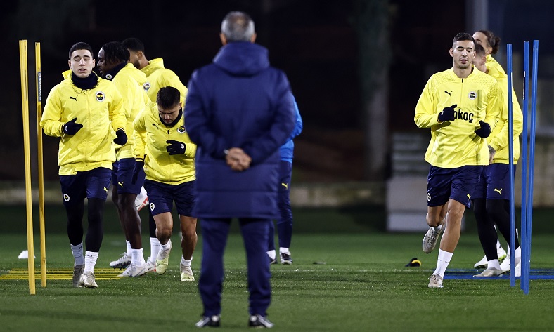 Fenerbahçe maç saatini bekliyor