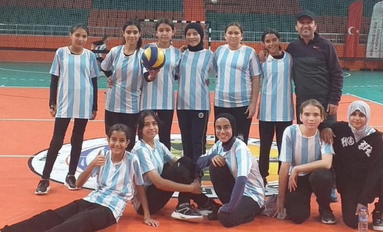 Köyceğiz İmam Hatip Ortaokulu voleybolda ilçe şampiyonu oldu