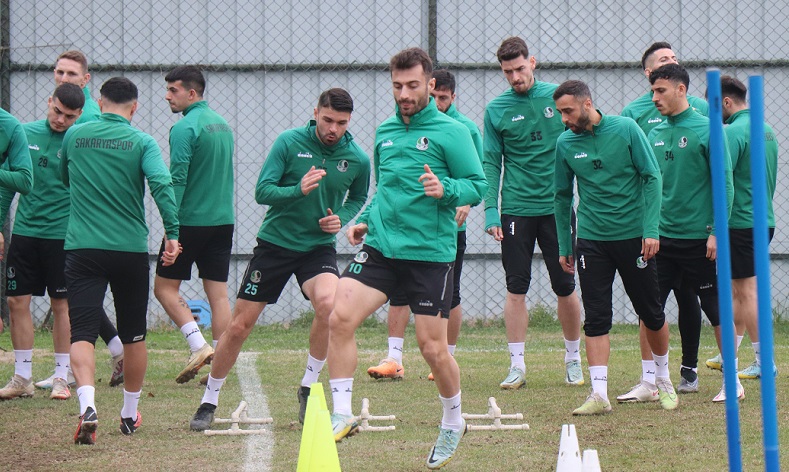 Sakaryaspor, Tuzlaspor müsabakasının hazırlıklarını sürdürdü