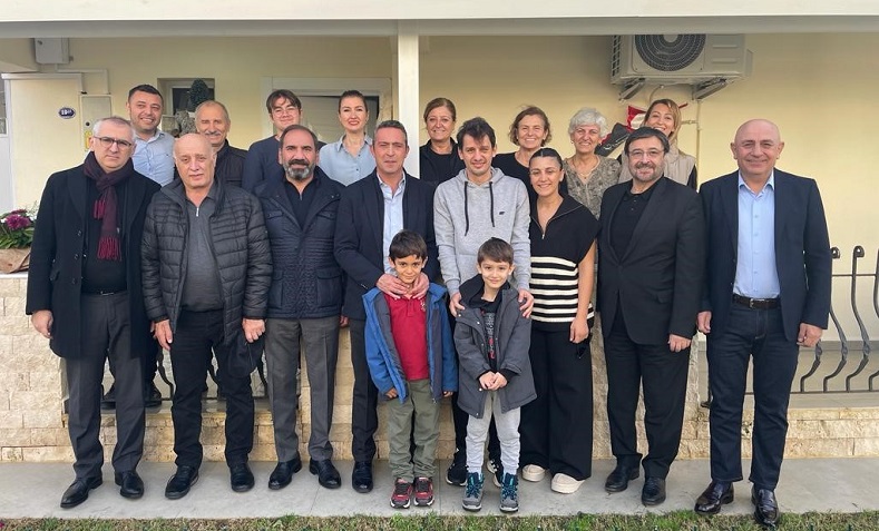 Kulüpler Birliği Başkanı Ali Koç ve beraberindeki heyet, Halil Umut Meler’i ziyaret etti