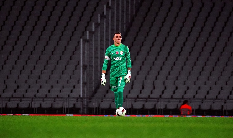 Galatasaray’da, Fenerbahçe derbilerinin en deneyimlisi Fernando Muslera