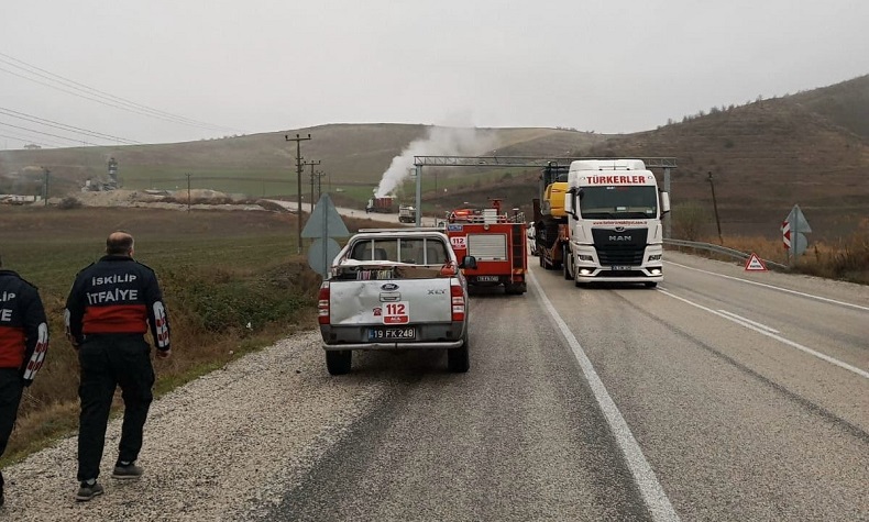 Oksijen tüpü yüklü kamyonda panik anları