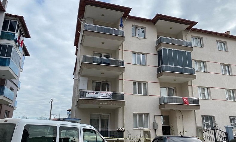 4. kattan düşen öğretmen hayata tutunamadı