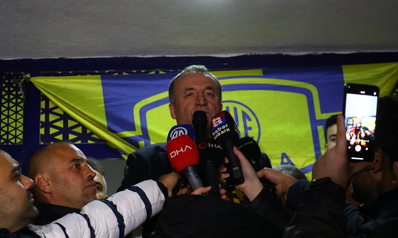 Faruk Koca: “Türkiye’deki şehitlerin gündemini aldığım için üzüntümü ifade etmek isterim”