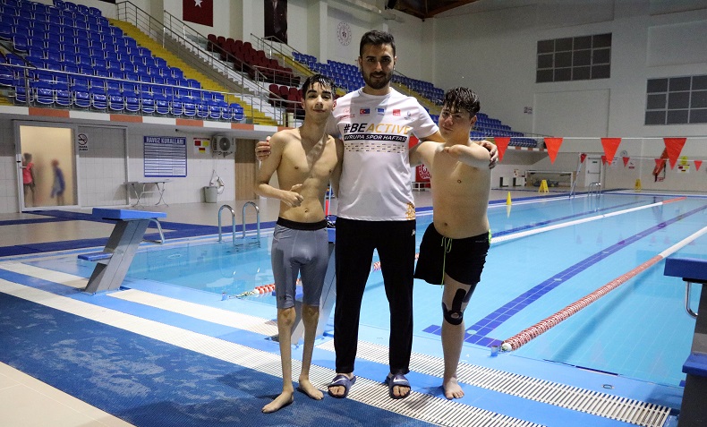 Milli takım kampına davet edilen paralimpik sporcular, şampiyonluk için kulaç atıyor